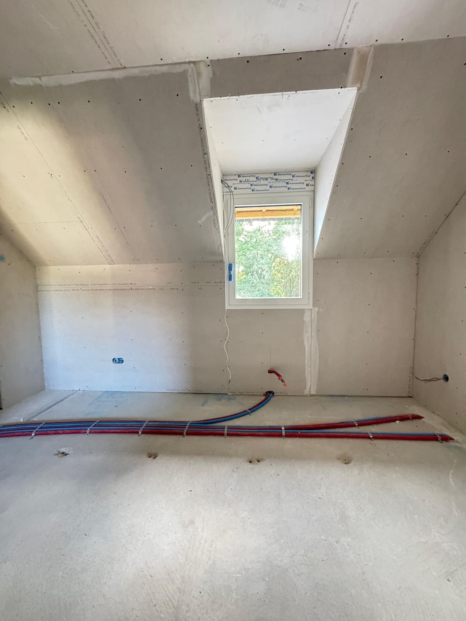 Rampants plaqués et ébrasement de velux en plaques de plâtre, Locoal-Mendon